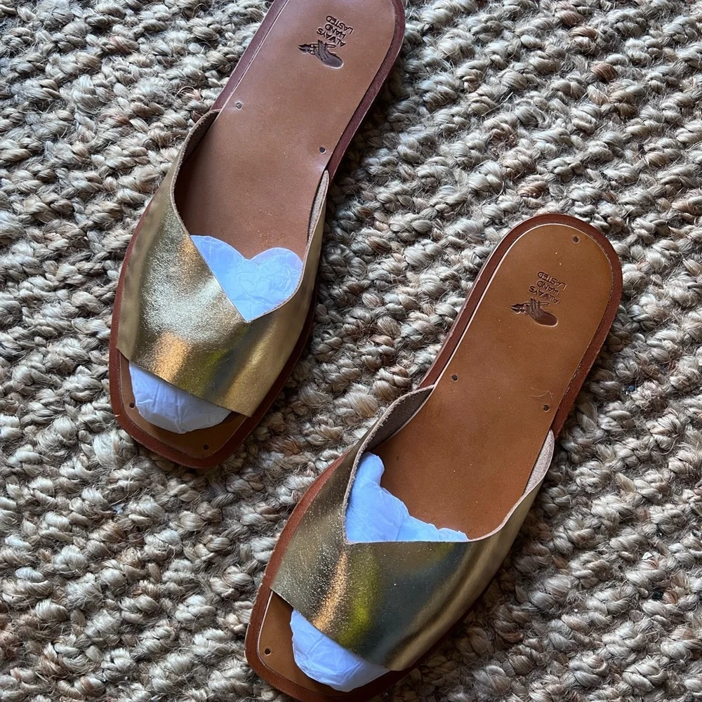 Sevilla Smith The Krysia sandal in Gold - Picture 1 of 8